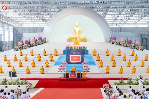 ภาพ No.151398:พิธีจุดเทียนใจ ไฟนิรันดร์ อนันตชัย ณ สภาธรรมกายสากล วัดพระธรรมกาย วันอาทิตย์ต้นเดือนที่ 1 กันยายน พ.ศ. 2567