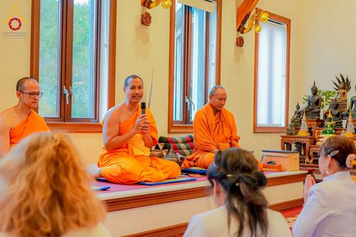 ภาพ No.274137:วันอาทิตย์ที่ 2 พฤศจิกายน พ.ศ. 2568  คณะศิษยานุศิษย์วัดพระธรรมกาย ประเทศเนเธอร์แลนด์ ได้ถวายกฐินสมทบวัดต่างประเทศ ณ วัดพุทธวิหาร อัมสเตอร์ดัม ประเทศเนเธอร์แลนด์