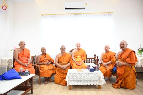 ภาพ No.87049:พิธีทักษิณานุปทานแด่บรรพชนตระกูลผ่องสวัสดิ์ และหมู่ญาติที่ล่วงลับไปแล้ว ณ มหาเจดีย์ทัตตชีโว ศูนย์อบรมเยาวชนกาญจนบุรี วันที่ 31 สิงหาคม พ.ศ. 2566