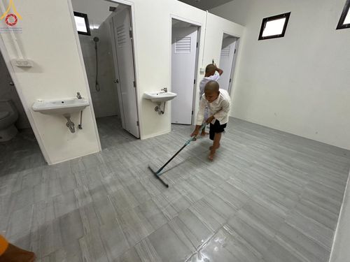 ภาพ No.133395:พิธีขอขมารับผ้าไตร, พิธีบรรพชาสามเณร, สามเณรออกบิณฑบาต ในโครงการบรรพชาสามเณร ฟื้นฟูพระพุทธศาสนาทั่วไทย  ณ ศูนย์ปฏิบัติธรรม และอบรมเยาวชนเมืองยะลา วันที่ 3 เมษายน พ.ศ. 2567