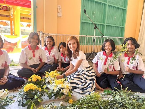 ภาพ No.182146:พิธีทอดกฐิน ณ วัดท่านางหอม จ.สงขลา ในโครงการทอดกฐินสามัคคีทั่วไทย 30,000 วัด บูชาธรรม 80 ปี หลวงพ่อธัมมชโย โดยคณะศิษยานุศิษย์วัดพระธรรมกาย วันที่ 27 ตุลาคม พ.ศ. 2567 กฐินสัมฤทธิ์เด็กดี V-Star โรงเรียนท่าจีนอุดมวิทยา จ.สงขลา