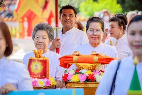 ภาพ No.251913:วันที่ 10 ตุลาคม พ.ศ. 2568 พิธีทอดกฐินสามัคคีทั่วไทย 30,000 วัด โดยคณะศิษยานุศิษย์ บูชาธรรม 81 ปี หลวงพ่อธัมมชโย  ร่วมกับ มหาวิทยาลัยนเรศวร  ณ วัดศรีรัตนาราม(จูงนาง) ต.ท่าทอง อ.เมือง จ.พิษณุโลก