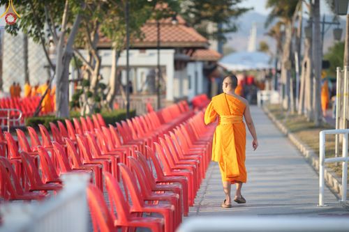 ภาพ No.185527:V.47 เบื้องหลังของเบื้องหน้า งานตักบาตรพระ 10,000 รูป ณ จ.กาญจนบุรี วันที่ 20-21 ธันวาคม พ.ศ. 2567