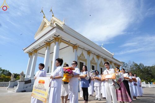 ภาพ No.167154:พิธีทอดกฐิน ณ วัดป่าสวนพฤกษชาติ ต.ทุ่งโพธิ์ อ.นาดี จ.ปราจีนบุรี ในโครงการกฐินสามัคคีทั่วไทย 30,000 วัด บูชาธรรม 80 ปี หลวงพ่อธัมมชโย โดยคณะศิษยานุศิษย์วัดพระธรรมกาย วันที่ 24 ตุลาคม พ.ศ. 2567