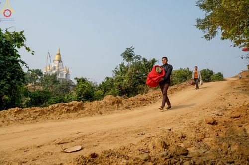 ภาพ No.127548:Photo Story ปฐมบรรพชาชาวพุทธมาร์มา Episode 2/5 วันที่ 6-7 กุมภาพันธ์ พ.ศ. 2567  โครงการบรรพชาครั้งประวัติศาสตร์ แห่งเทือกเขาจิตตะกอง  ครั้งแรกของชาวพุทธมาร์มา บังกลาเทศ บูชาธรรม 80 ปีหลวงพ่อธัมมชโย ณ วัดธัมจักร อรัญกุฏิ เมืองรัมการ์ คาร์กาชารี บังกลาเทศ