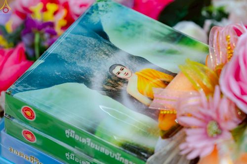 ภาพ No.225306:วันอาทิตย์ที่ 18 พฤษภาคม พ.ศ. 2568 พิธีร่วมบุญการศึกษา พระภิกษุ สามเณร ณ ห้องแก้วสารพัดนึก 2 วัดพระธรรมกาย