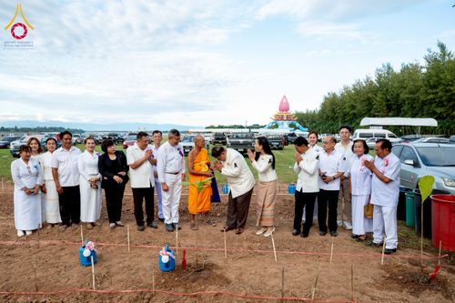 ภาพ No.266056:วันพุธที่ 5 พฤศจิกายน พ.ศ. 2568 (วันพระ ขึ้น 15 ค่ำ เดือน 12) พิธีจุดประทีปโคมลาน, โคมลอย และลอยกระทง ถวายประทีปเป็นพุทธบูชา สร้างความสว่างไสวให้กับแผ่นดินด้วยแสงธรรม ณ พุทธอุทยานนานาชาติ จังหวัดหนองคาย