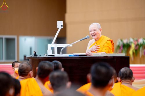 ภาพ No.187679:พระธรรมยาตรา รับฟังพระธรรมเทศนา จากหลวงพ่อทัตตชีโว ในโครงการธรรมยาตรา ปีที่ 13 กตัญญูบูชา มหาปูชนียาจารย์ พระมงคลเทพมุนี(สด จนฺทสโร) พระผู้ปราบมาร อนุสรณ์สถาน 7 แห่ง ณ ห้องแก้วสารพัดนึก 2 วัดพระธรรมกาย วันที่ 26 ธันวาคม พ.ศ. 2567