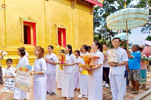 ภาพ No.255550:วันที่ 12 ตุลาคม พ.ศ. 2568 พิธีทอดกฐินสามัคคีทั่วไทย 30,000 วัด โดยคณะศิษยานุศิษย์ บูชาธรรม 81 ปี หลวงพ่อธัมมชโย ณ วัดสามจุ่น ต.ดอนปรู อ.ศรีประจันต์  จ.สุพรรณบุรี
