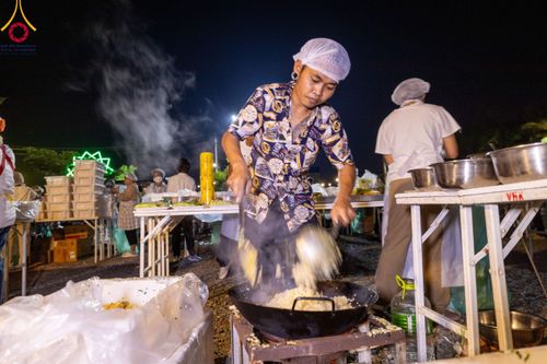 ภาพ No.112929:พิธีถวายภัตตาหารเป็นสังฆทาน แด่คณะพระธรรมยาตรา ปีที่ 12 วันที่ 16 มกราคม พ.ศ. 2567 ณ วัดโบสถ์(บน) บางคูเวียง จ.นนทบุรี