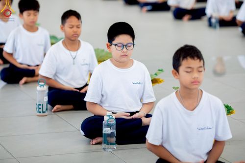 ภาพ No.213612:วันอาทิตย์ที่ 30 มีนาคม พ.ศ. 2568 พิธีตัดปอยผม โครงการหน่อแก้วเปรียญธรรม รุ่นที่ 13 ณ ค่ายจองแชมป์ หมู่กุฏิสามเณรเปรียญธรรม วัดพระธรรมกาย