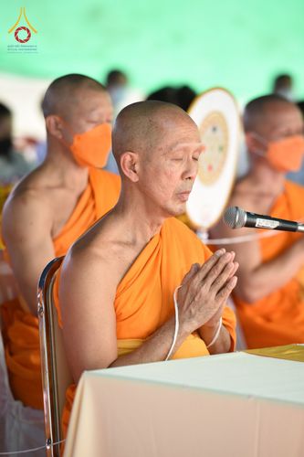 ภาพ No.76455:พิธีกลั่นแผ่นดิน โปรยดอกไม้ ขนทรายเข้าศูนย์ เพื่อสร้างอาคารปฏิบัติธรรม 80 ปี หลวงพ่อธัมมชโย  ณ ศูนย์ปฏิบัติธรรมวิหารแดง ตำบลเจริญธรรม อำเภอวิหารแดง จ.สระบุรี วันอาทิตย์ที่ 19 กุมภาพันธ์ พ.ศ. 2566