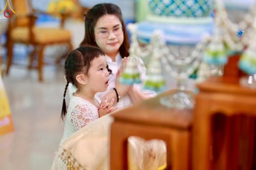 ภาพ No.182261:พิธีทอดกฐิน ณ วัดกล้วย จ.นนทบุรี ในโครงการทอดกฐินสามัคคีทั่วไทย 30,000 วัด บูชาธรรม 80 ปี หลวงพ่อธัมมชโย โดยคณะศิษยานุศิษย์วัดพระธรรมกาย วันที่ 9 พฤศจิกายน พ.ศ. 2567