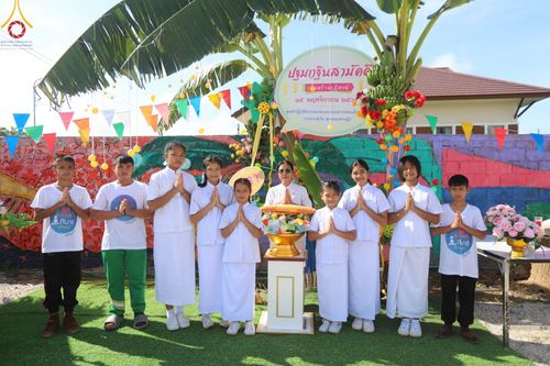 ภาพ No.94626:พิธีทอดกฐินสามัคคี สร้างกุฏิสงฆ์หลังแรก ณ ศูนย์ปฏิบัติธรรมและอบรมเยาวชนเมืองยะลา (ถนนเวฬุวัน ซอยเศรษฐี) วันที่ 15 พฤศจิกายน พ.ศ. 2566