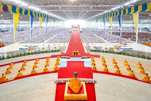 ภาพ No.99679:พิธีปฏิบัติธรรมและพิธีบูชาข้าวพระ ในวันอาทิตย์ต้นเดือนที่ 3 ธันวาคม พ.ศ. 2566 ณ สภาธรรมกายสากล วัดพระธรรมกาย จ.ปทุมธานี