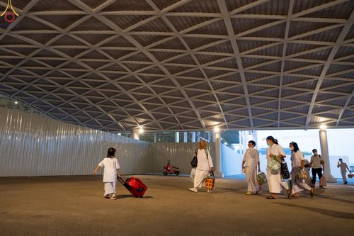 ภาพ No.75508:วัดพระธรรมกายจัด งานบุญวันอาทิตย์ต้นเดือน  มีกิจกรรมดังนี้ พิธีตักบาตร, พิธีบูชาข้าวพระ พระธรรมยาตรารับประกาศนียบัตร โครงการธรรมยาตราฯ ปีที่ 11 ในวันที่ 5 กุมภาพันธ์ พ.ศ. 2566 ณ วัดพระธรรมกาย อ.คลองหลวง จ.ปทุมธานี