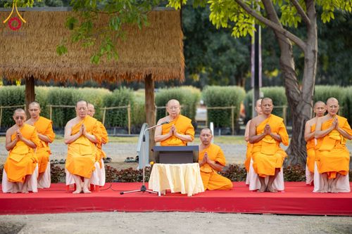 ภาพ No.185418:กิจกรรมเก็บดอกแพงรวย วันอาทิตย์ที่ 22 ธันวาคม พ.ศ. 2567 ณ ทุ่งสวรรค์ ตะวันฉาย วัดพระธรรมกาย