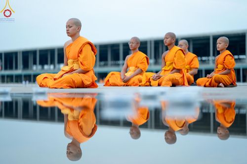 ภาพ No.154764:พิธีจุดประทีป, พิธีฉลองชัยสวดมนต์บทธัมมจักกัปปวัตนสูตร ณ มหารัตนวิหารคด วัดพระธรรมกาย วันอังคารที่ 17 กันยายน พ.ศ. 2567