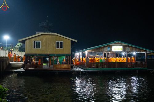 ภาพ No.184673:พิธีตักบาตรพระ 10,000 รูป ครั้งที่ 3 เนื่องในโอกาส 193 ปี จังหวัดกาญจนบุรี อุทิศส่วนกุศลให้แด่บรรพชน และเพื่อช่วยเหลือผู้ประสบภัยพิบัติต่างๆ วันเสาร์ที่ 21 ธันวาคม พ.ศ. 2567