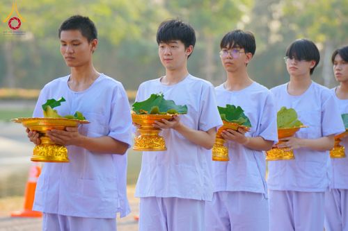 ภาพ No.135258:พิธีปลงผม ธรรมทายาท ระดับอุดมศึกษา รุ่นที่ 51 ภาคฤดูร้อน ณ วัดพระธรรมกาย จ.ปทุมธานี วันเสาร์ที่ 6 เมษายน พ.ศ. 2567