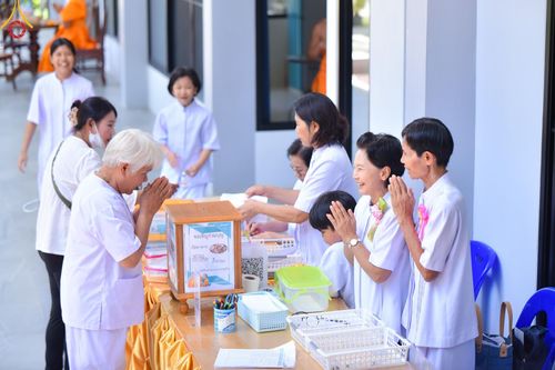 ภาพ No.133302:พิธีบรรพชาสามเณร ในโครงการบรรพชาสามเณร ฟื้นฟูพระพุทธศาสนาทั่วไทย ณ ศูนย์ปฏิบัติธรรมจันทบุรี วันพุธที่ 3 เมษายน พ.ศ. 2567