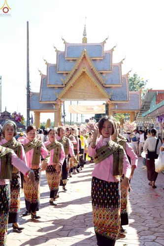 ภาพ No.269970:วันที่ 27 ตุลาคม พ.ศ. 2568 พิธีทอดกฐินสามัคคีทั่วไทย ณ วัดป่ารวก อ.เมือง จ.เชียงราย โดยคณะศิษยานุศิษย์ บูชาธรรม 81 ปี หลวงพ่อธัมมชโย