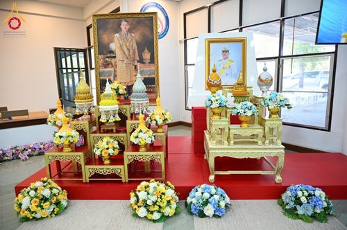 ภาพ No.57852:นายอำเภอคลองหลวง นำพสกนิกรร่วมพิธีเจริญพระพุทธมนต์ ถวายเป็นพระราชกุศล เนื่องในโอกาสวันคล้ายวันประสูติ สมเด็จพระเจ้าลูกยาเธอ เจ้าฟ้าทีปังกรรัศมีโชติฯ ณ วัดพระธรรมกาย วันจันทร์ที่ 29 เมษายน พ.ศ. 2567