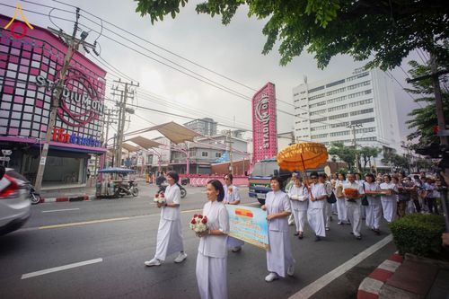ภาพ No.178500:พิธีทอดกฐิน ณ วัดดวงแข แขวงรองเมือง เขตปทุมวัน กรุงเทพฯ ในโครงการทอดกฐินสามัคคีทั่วไทย 30,000 วัด บูชาธรรม 80 ปี หลวงพ่อธัมมชโย โดยคณะศิษยานุศิษย์วัดพระธรรมกาย วันที่ 15 พฤศจิกายน พ.ศ. 2567