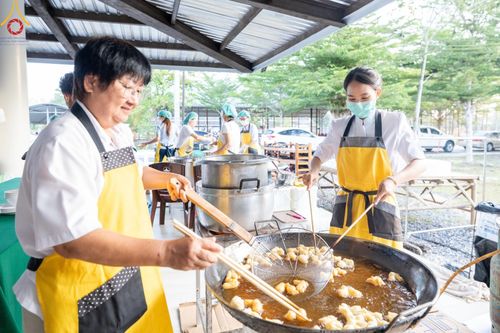 ภาพ No.123834:พิธีถวายสังฆทาน 323 วัด 4 จังหวัดชายแดนภาคใต้ ครั้งที่ 166 ณ ศูนย์ปฏิบัติธรรมภาคใต้ อ.บางกล่ำ จ.สงขลา วันเสาร์ที่ 17 กุมภาพันธ์ พ.ศ. 2567