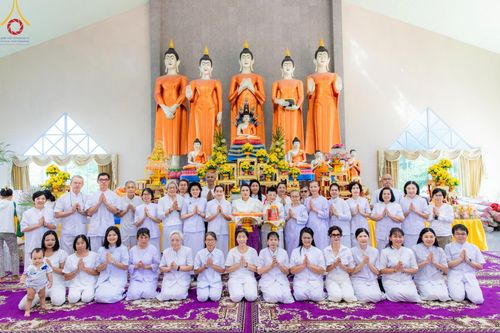 พิธีทอดกฐิน ณ วัดด่าน กรุงเทพมหานคร ในโครงการกฐินสามัคคีทั่วไทย 30,000 วัด บูชาธรรม 80 ปี หลวงพ่อธัมมชโย โดยคณะศิษยานุศิษย์วัดพระธรรมกาย วันที่ 23 ตุลาคม พ.ศ. 2567