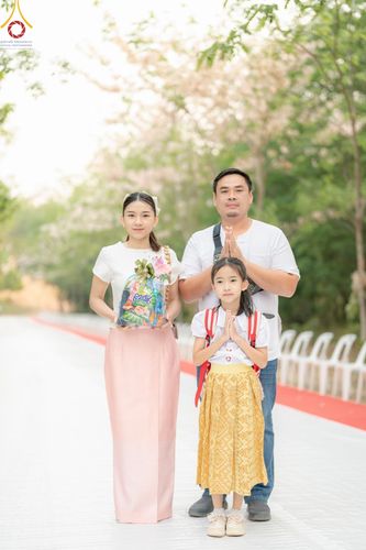 ภาพ No.135002: พิธีบรรพชาสามเณร  พิธีตักบาตรฉลองสามเณรใหม่ วันที่ 1 เมษายน พ.ศ.2567 ในโครงการบรรพชาสามเณรฟื้นฟูพระพุทธศาสนาทั่วไทย ณ ศูนย์ปฏิบัติธรรมแก้วเมืองเลย