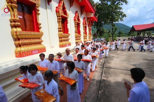 ภาพ No.169124:พิธีทอดกฐิน ณ วัดป่ายาง จ.เชียงราย ในโครงการกฐินสามัคคีทั่วไทย 30,000 วัด บูชาธรรม 80 ปี หลวงพ่อธัมมชโย โดยคณะศิษยานุศิษย์วัดพระธรรมกาย วันที่ 23 ตุลาคม พ.ศ. 2567