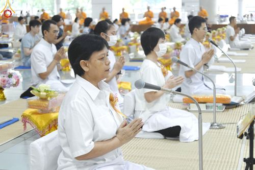 ภาพ No.162084:พิธีถวายภัตตาหารเมนูสวรรค์ เนื่องในวันออกพรรษา (ขึ้น 15 ค่ำ เดือน 11) วันพฤหัสบดีที่ 17 ตุลาคม พ.ศ. 2567 ณ หอฉันคุณยายอาจารย์ฯ วัดพระธรรมกาย