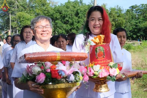 ภาพ No.168832:พิธีทอดกฐิน ณ วัดบ้านน้ำอ้อม จ.บุรีรัมย์ ในโครงการกฐินสามัคคีทั่วไทย 30,000 วัด บูชาธรรม 80 ปี หลวงพ่อธัมมชโย โดยคณะศิษยานุศิษย์วัดพระธรรมกาย วันที่ 23 ตุลาคม พ.ศ. 2567