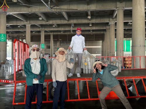 ภาพ No.59592:V.39 ทุ่มสุดใจ ธรรมชัย 80 ปี การเตรียมงาน การปฏิบัติงาน ของเจ้าหน้าที่หน่วยงานต่างๆ เพื่อพิธีฉลองอายุวัฒนมงคล 80 ปี หลวงพ่อธัมมชโย และรับถวายมหาสังฆทาน 10,000 กว่าวัดทั่วประเทศ ในวันคุ้มครองโลก จันทร์ที่ 22 เมษายน พ.ศ. 2567