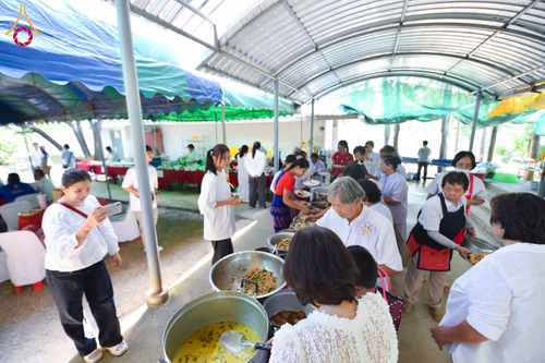 ภาพ No.171581:พิธีทอดกฐิน ณ ศูนย์ปฏิบัติธรรมและศูนย์อบรมเยาวชนเพชรบุรี ในโครงการกฐินสามัคคีทั่วไทย 30,000 วัด บูชาธรรม 80 ปี หลวงพ่อธัมมชโย โดยคณะศิษยานุศิษย์วัดพระธรรมกาย วันที่ 27 ตุลาคม พ.ศ. 2567