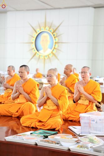 ภาพ No.228764:วันที่ 24 พฤษภาคม และ วันที่ 14 มิถุนายน พ.ศ.2568 พิธีถวายภัตตาหารเมนูสวรรค์ เพื่อการบรรลุธรรม ณ หอฉันคุณยายอาจารย์ฯ วัดพระธรรมกาย