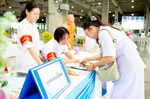 ภาพ No.235271:วันที่ 27 กรกฎาคม พ.ศ. 2568 พิธีตักบาตรฉลองพระใหม่ โครงการบรรพชาและอุปสมบทมู่รุ่นเข้าพรรษา ณ วัดพระธรรมกาย