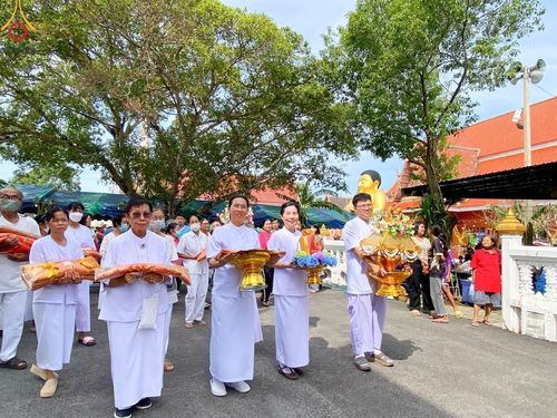 ภาพ No.170877:พิธีทอดกฐิน ณ วัดสระสี่เหลี่ยม ต.ดอนรวก อ.ดอนตูม จ.นครปฐม ในโครงการกฐินสามัคคีทั่วไทย 30,000 วัด บูชาธรรม 80 ปี หลวงพ่อธัมมชโย โดยคณะศิษยานุศิษย์วัดพระธรรมกาย วันที่ 27 ตุลาคม พ.ศ. 2567