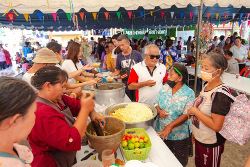 ภาพ No.173161:พิธีทอดกฐิน วัดช้างใหญ่ จ.พระนครศรีอยุธยา ในโครงการกฐินสามัคคีทั่วไทย 30,000 วัด บูชาธรรม 80 ปี หลวงพ่อธัมมชโย โดยคณะศิษยานุศิษย์วัดพระธรรมกาย วันที่ 2 พฤศจิกายน พ.ศ. 2567