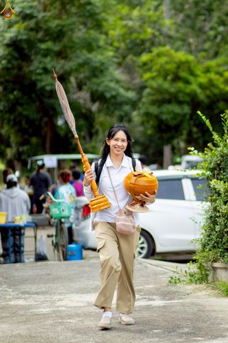 ภาพ No.253311:วันที่ 12 ตุลาคม พ.ศ. 2568 พิธีทอดกฐินสามัคคีทั่วไทย 30,000 วัด โดยคณะศิษยานุศิษย์ บูชาธรรม 81 ปี หลวงพ่อธัมมชโย ณ วัดกลางทุ่ง อ.มหาราช จ.พระนครศรีอยุธยา