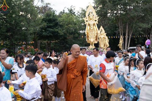 ภาพ No.163702:โครงการกฐินสามัคคีทั่วไทย 30,000 วัด บูชาธรรม 80 ปี หลวงพ่อธัมมชโย โดย คณะศิษยานุศิษย์วัดพระธรรมกาย ณ วัดเขาช่องชาด ต.อูบมุง อ.หนองวัวซอ จ.อุดรธานี วันที่ 19 ตุลาคม พ.ศ. 2567