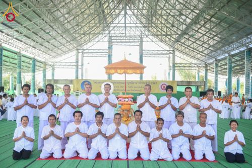 ภาพ No.180166:พิธีตัดปอยผมธรรมทายาท ณ ศูนย์ปฏิบัติธรรมวิหารแดง จ.สระบุรี โครงการบรรพชาอุปสมบท บูชาธรรมมหาปูชนียาจารย์ วันที่ 5 ธันวาคม พ.ศ. 2567