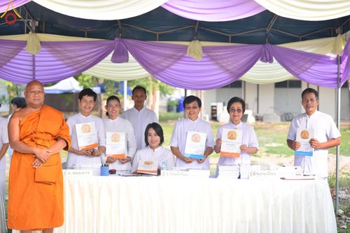 ภาพ No.132423:พิธีถวายมหาสังฆทานจันทบุรี 132 วัด บูชาธรรม 80 ปี หลวงพ่อธัมมชโย วันจันทร์ที่ 25 มีนาคม พ.ศ. 2567 ณ ศูนย์ปฏิบัติธรรมจันทบุรี