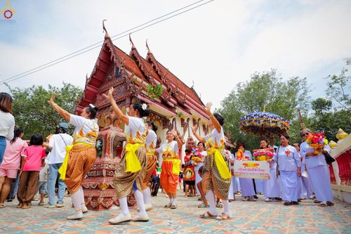 ภาพ No.267997:วันที่ 26 ตุลาคม พ.ศ. 2568 พิธีทอดกฐินสามัคคีทั่วไทย ณ วัดโพธิญาณ ต.หนองโพรง อ.ศรีมหาโพธิ จ.ปราจีนบุรี โดยคณะศิษยานุศิษย์ บูชาธรรม 81 ปี หลวงพ่อธัมมชโย