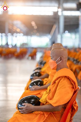 ภาพ No.133774:พิธีตักบาตร ข้าวสารอาหารแห้ง ณ บ้านแก้วเรือนทองคุณยายฯ สภาธรรมกายสากล วัดพระธรรมกาย วันอาทิตย์ต้นเดือนที่ 7 เมษายน พ.ศ. 2567