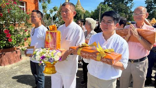 ภาพ No.260542:วันที่ 19 ตุลาคม พ.ศ. 2568 พิธีทอดกฐินสามัคคีทั่วไทย 30,000 วัด โดยคณะศิษยานุศิษย์ บูชาธรรม 81 ปี หลวงพ่อธัมมชโย ณ วัดบางเลน อ.บางเลน จ.นครปฐม