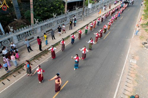 ภาพ No.98930:พิธีทอดกฐินสามัคคีทั่วไทย 5,000 วัด  ณ วัดกันทรอมอุดม อ.ขุนหาญ จ.ศรีสะเกษ วันที่ 26 พฤศจิกายน พ.ศ. 2566