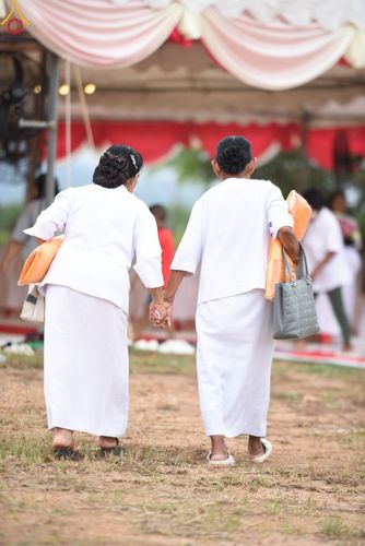 ภาพ No.84328:พิธีทอดผ้าป่า พิธีอัญเชิญปฐมรัตนปฐวี และพิธีตอกเสาเข็มต้นสุดท้าย เพื่อสถาปนาอาคาร 80 ปี หลวงพ่อธัมมชโย ณ ศูนย์ปฏิบัติธรรมวิหารแดง ตำบลเจริญธรรม อำเภอวิหารแดง จ.สระบุรี  วันที่ 23 กรกฎาคม พ.ศ. 2566