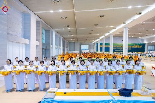 ภาพ No.95227:พิธีมุทิตาพระมหาเถระและพระเถระ ครั้งที่ 29 วันอาทิตย์ที่ 19 พฤศจิกายน พ.ศ. 2566 ณ ห้องแก้วสารพัดนึก สภาธรรมกายสากล วัดพระธรรมกาย